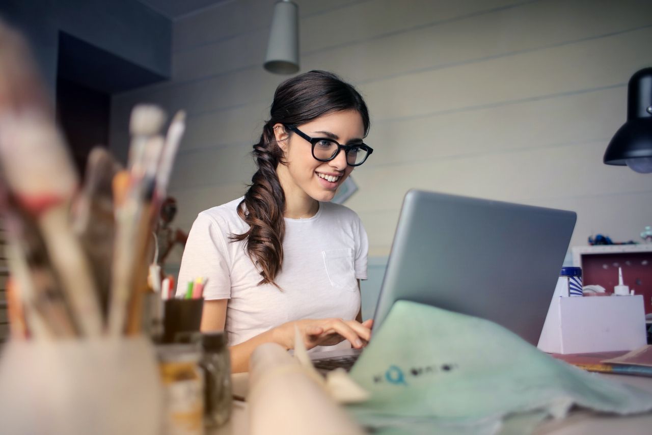 The best side hustle and survival jobs for actors. Make money and follow your dreams!